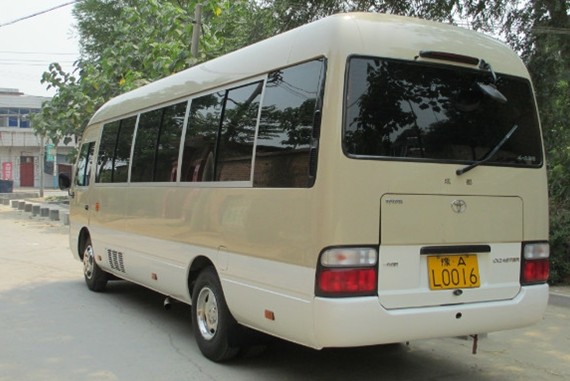 郑州丰田考斯特出租尾部